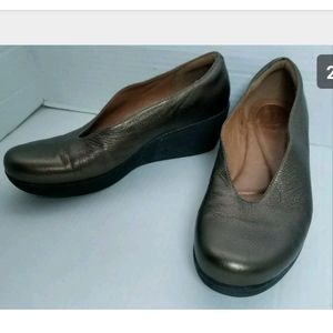 Clarks Shoes - WOMEN'S CLARKS ARTISAN CLARIBEL SIZE 9M Clarks Shoes - WOMEN'S CLARKS ARTISAN CLARIBEL SIZE 9M